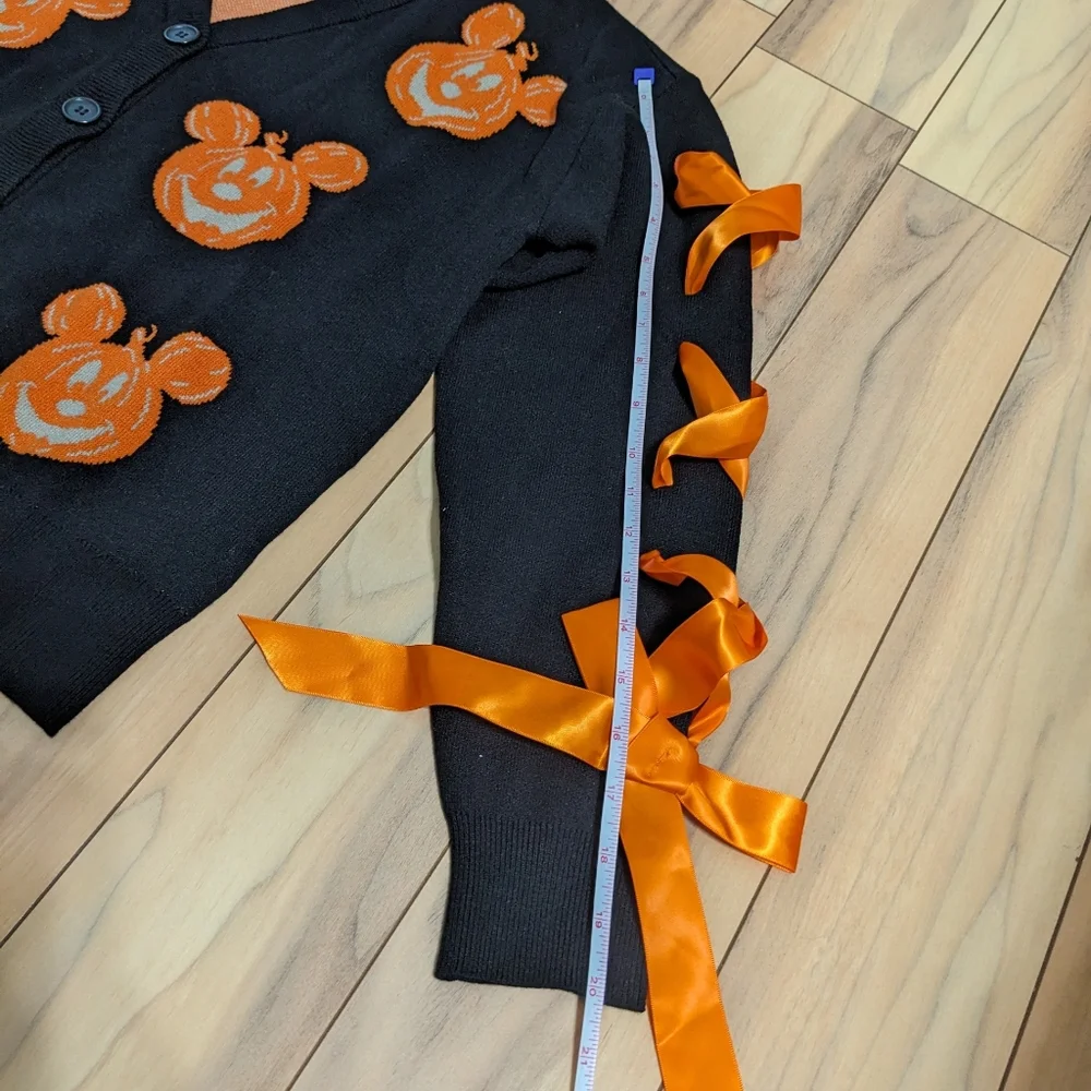 NWT! Disney Parks Her Universe Halloween Mickey Mouse Pumpkin Ribbon Cardigan M - Picture 9 of 16